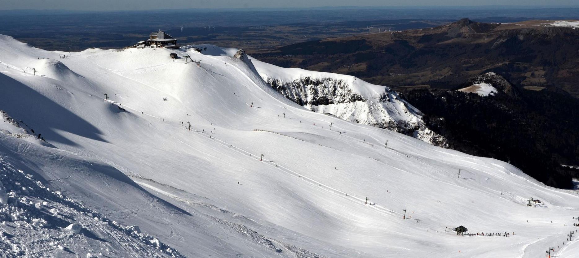Station du ski du Mont Dore, restaurant d'Altitude et pistes de ski