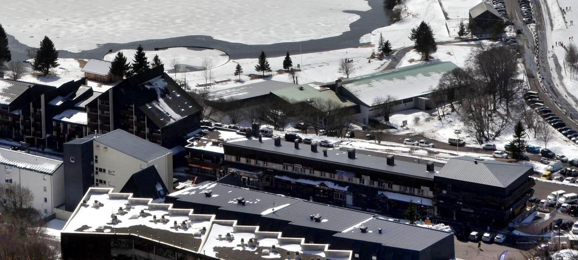 Super Besse - Centre de la station de ski en hiver