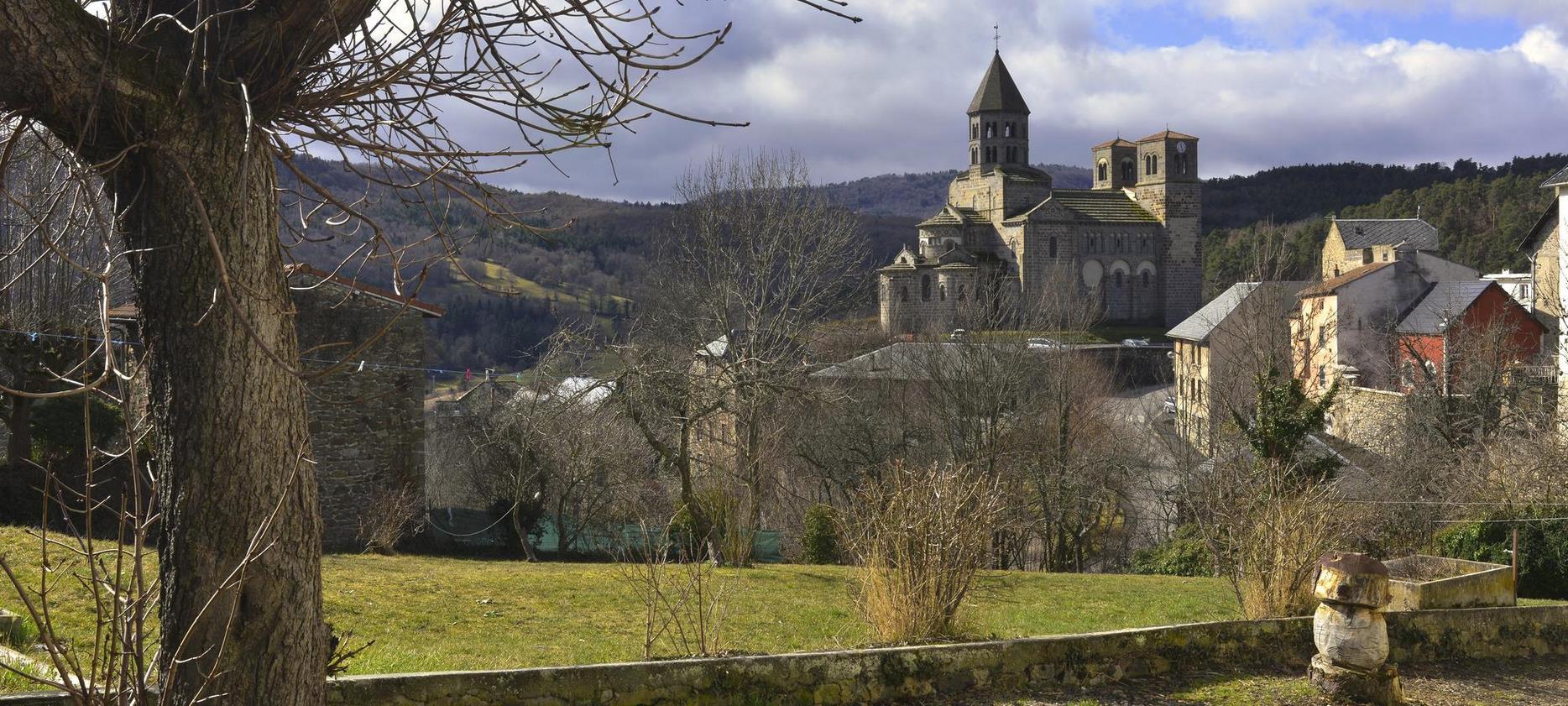 Saint Nectaire - vue sur le village du Puy de Dôme