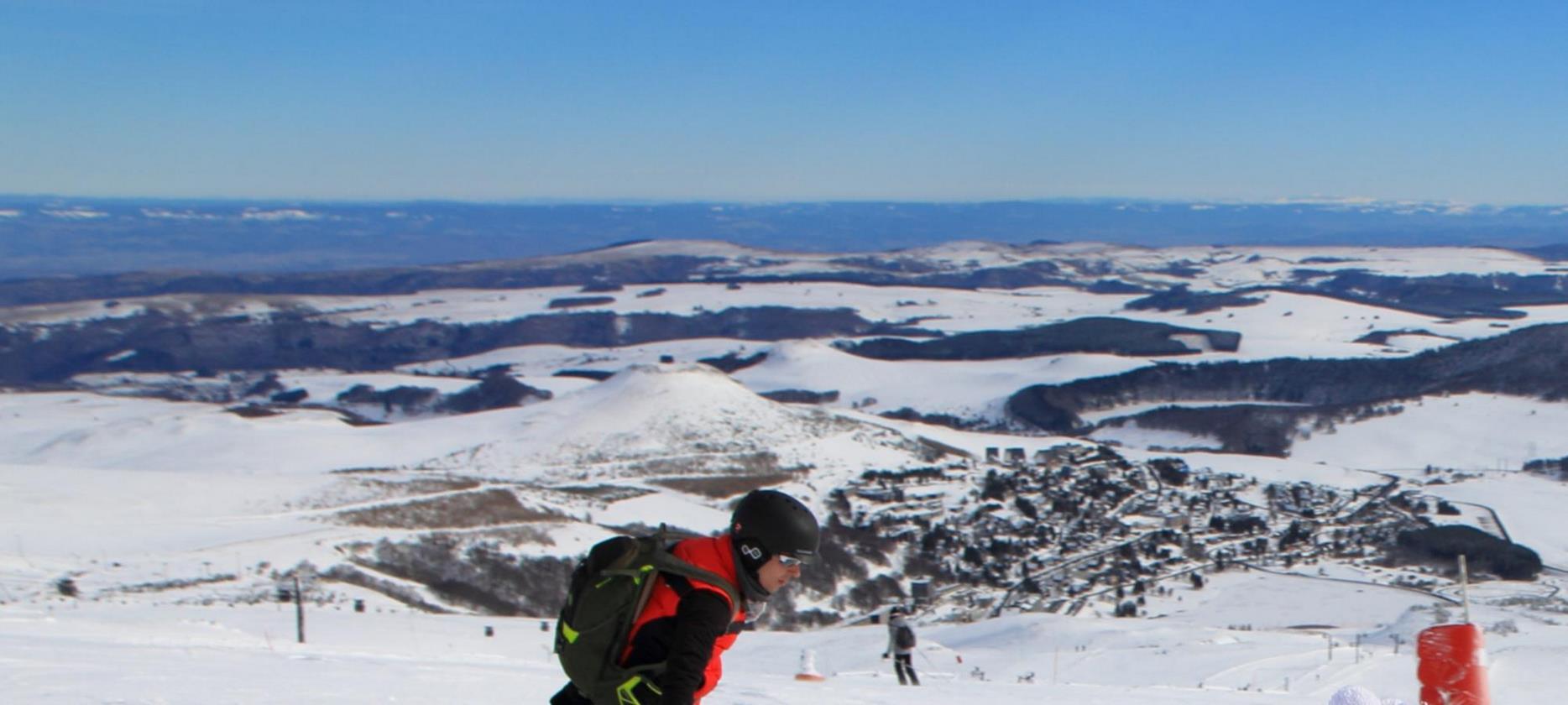 Super besse - magnifique vue sur la station de ski sous la neige