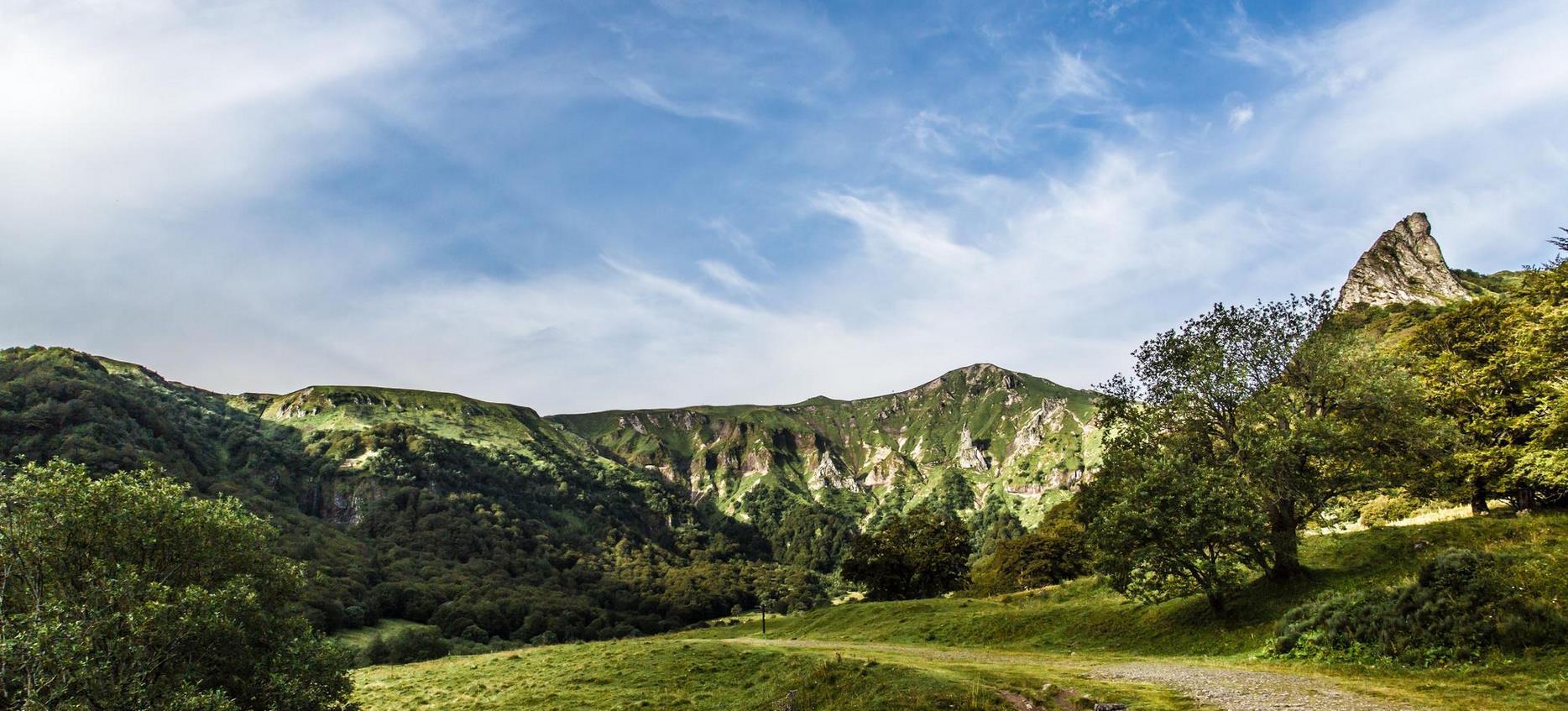 Super Besse - panorama du parc naturel de la Vallee de Chaudefour