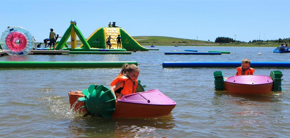 Pedalos pour les petits - Super Besse - Lac des Hermines