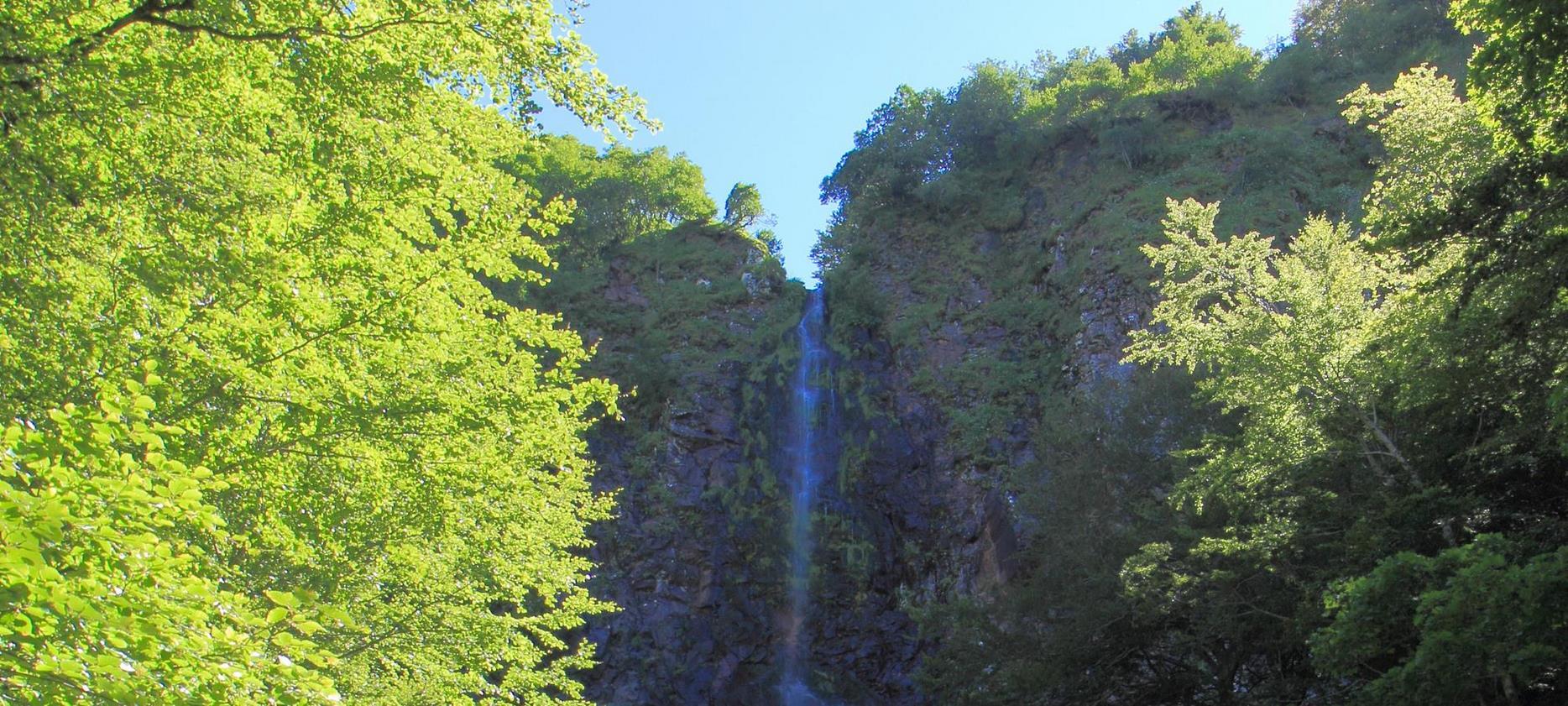 Super Besse, une cascade du Lac Chambon