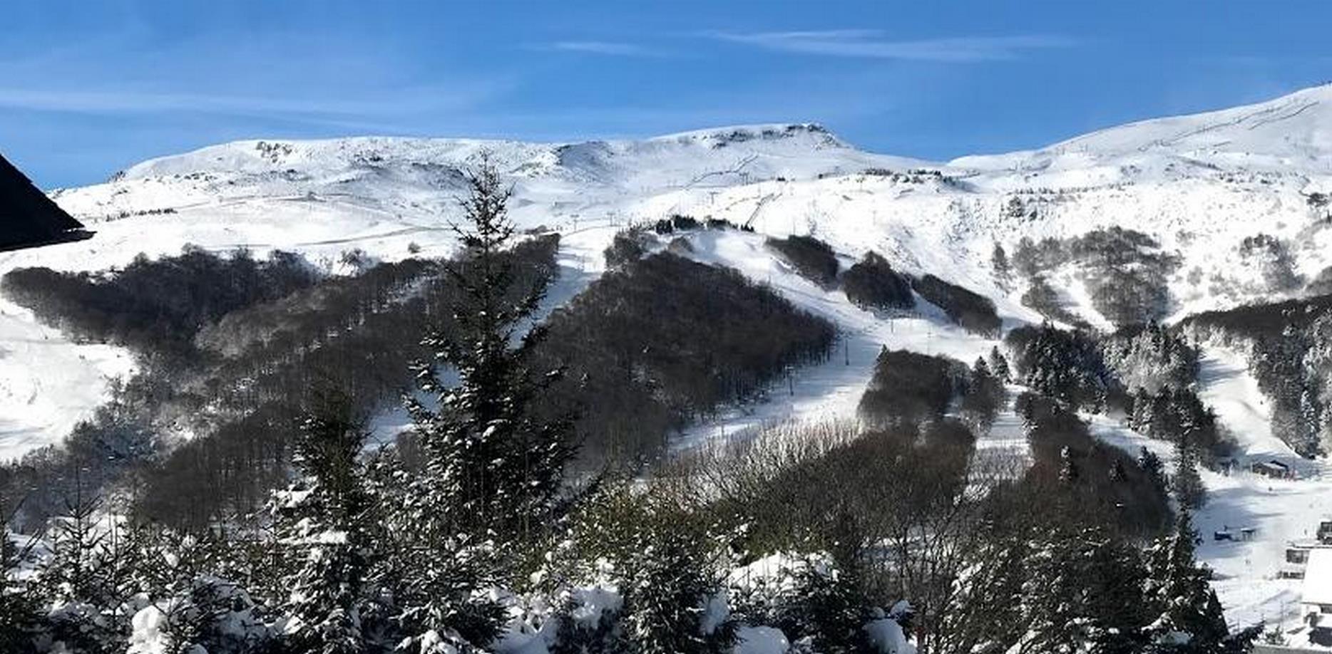 Belle vue du Chalet l'Anorak sur les pistes de ski de Super Besse