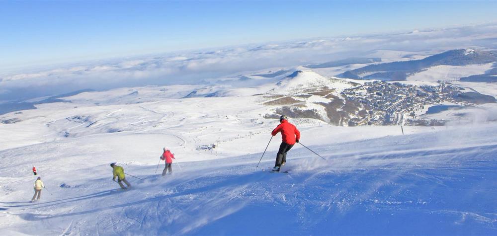 Station de super Besse- ski alpin en famille avec vue sur la station