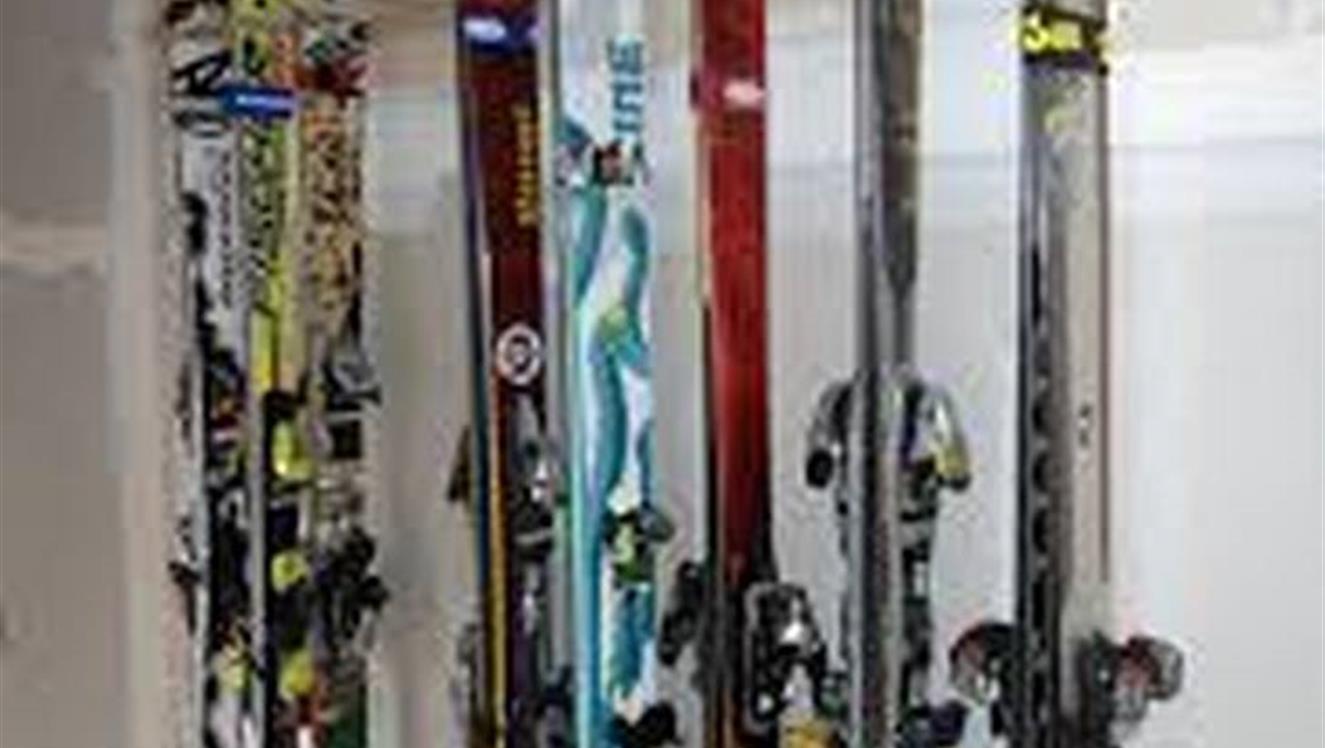Le Chalet l'Anorak à Super Besse- local à ski