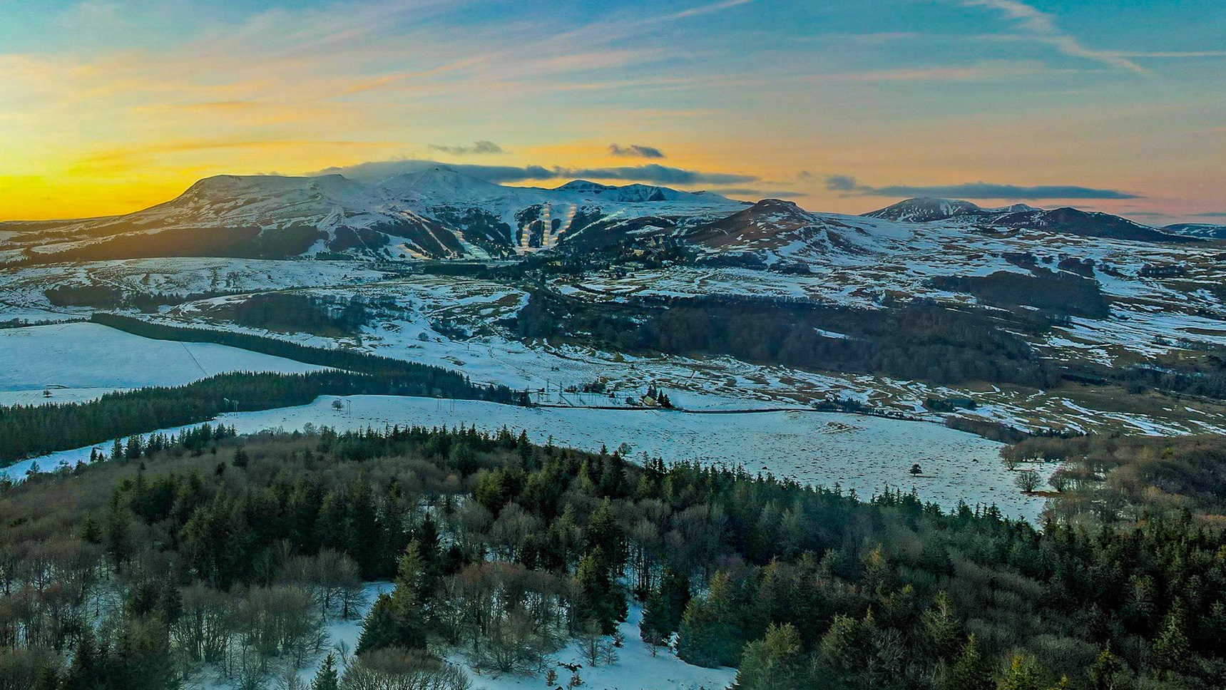 Puy de Montchal: Panorama sur la station de ski de Super Besse