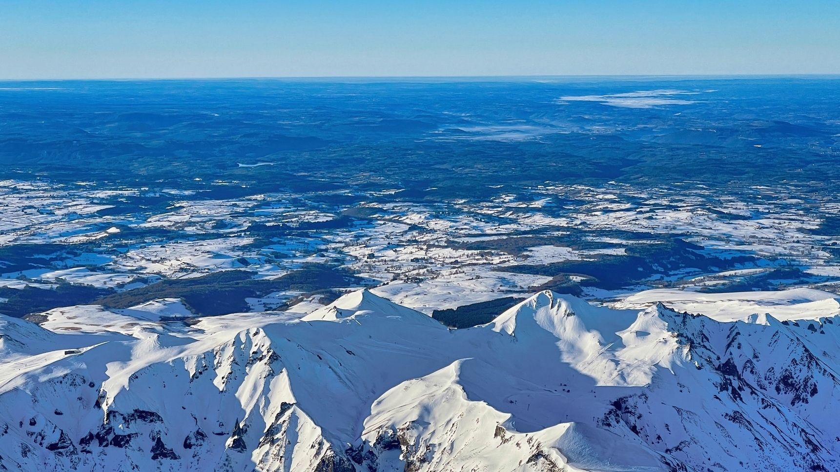 Auvergne Montgolfiere - En Montgolfiere au dessus des sommets du Massif du Sancy