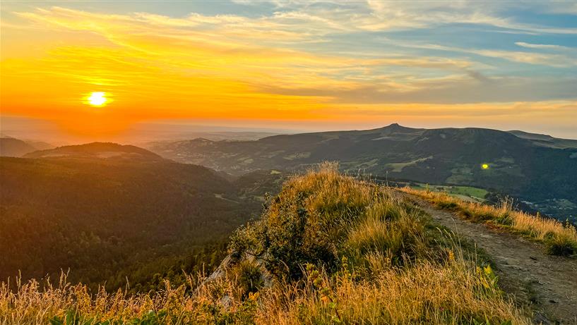 Coucher De Soleil Dans Le Massif Du Sancy coucher-de-soleil-dans-le-massif-du-sancy