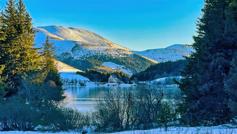 Le Massif Adventif et le Massif du Sancy vue du Lac de Guéry