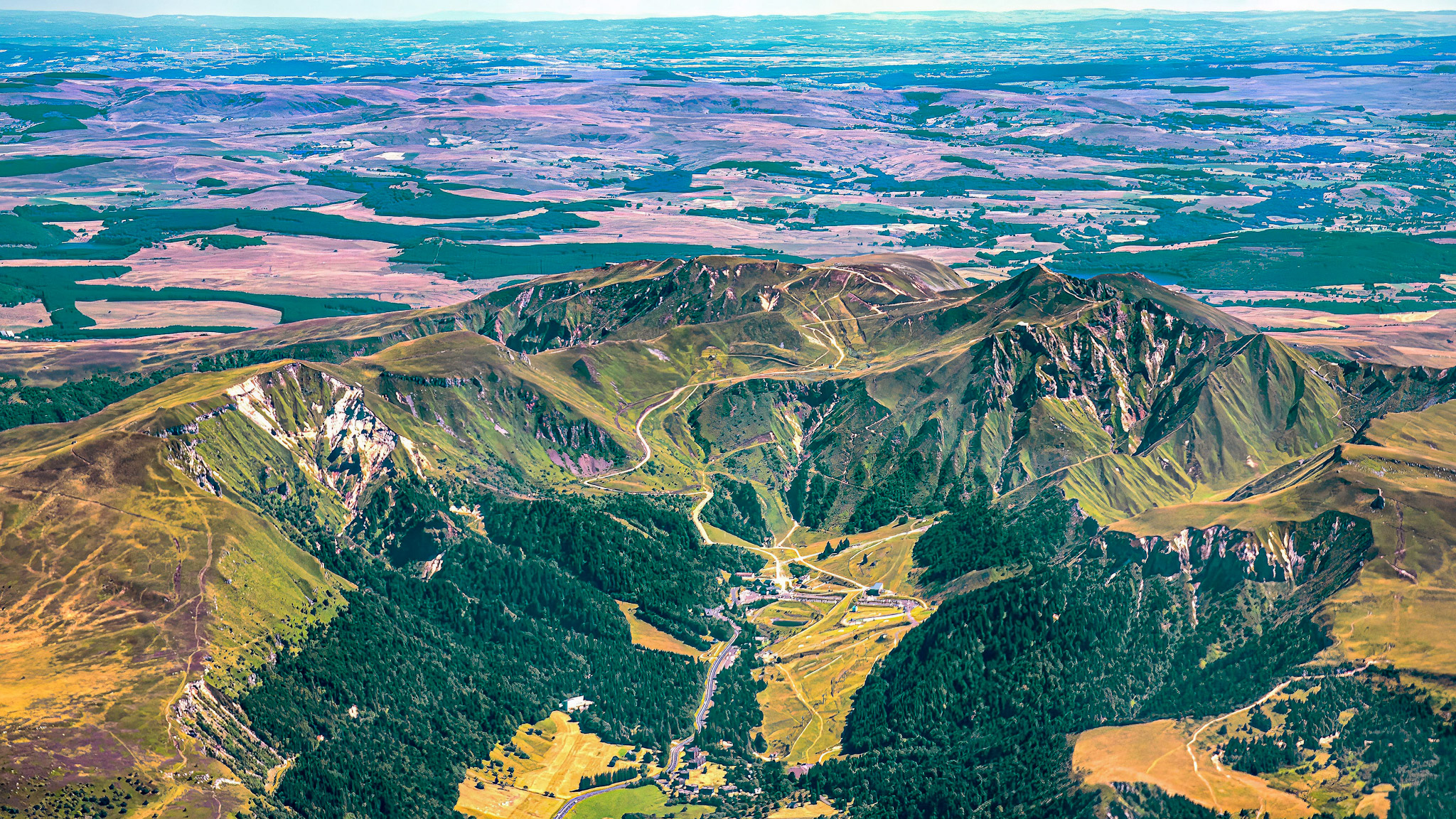 Les Monts Dore, le Massif du Sancy : le Puy de Sancy, le Puy Ferrand.