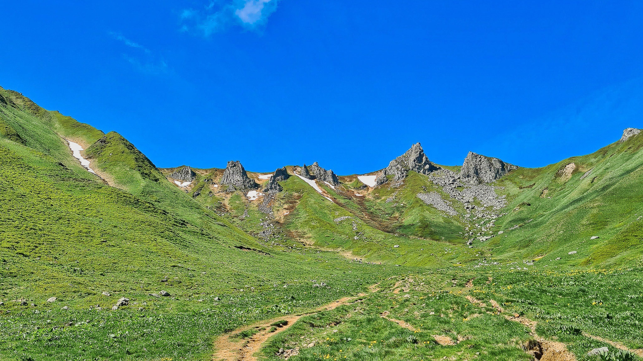 La Vallée de Val de Courre, idéal pour rejoindre le Puy de Sancy