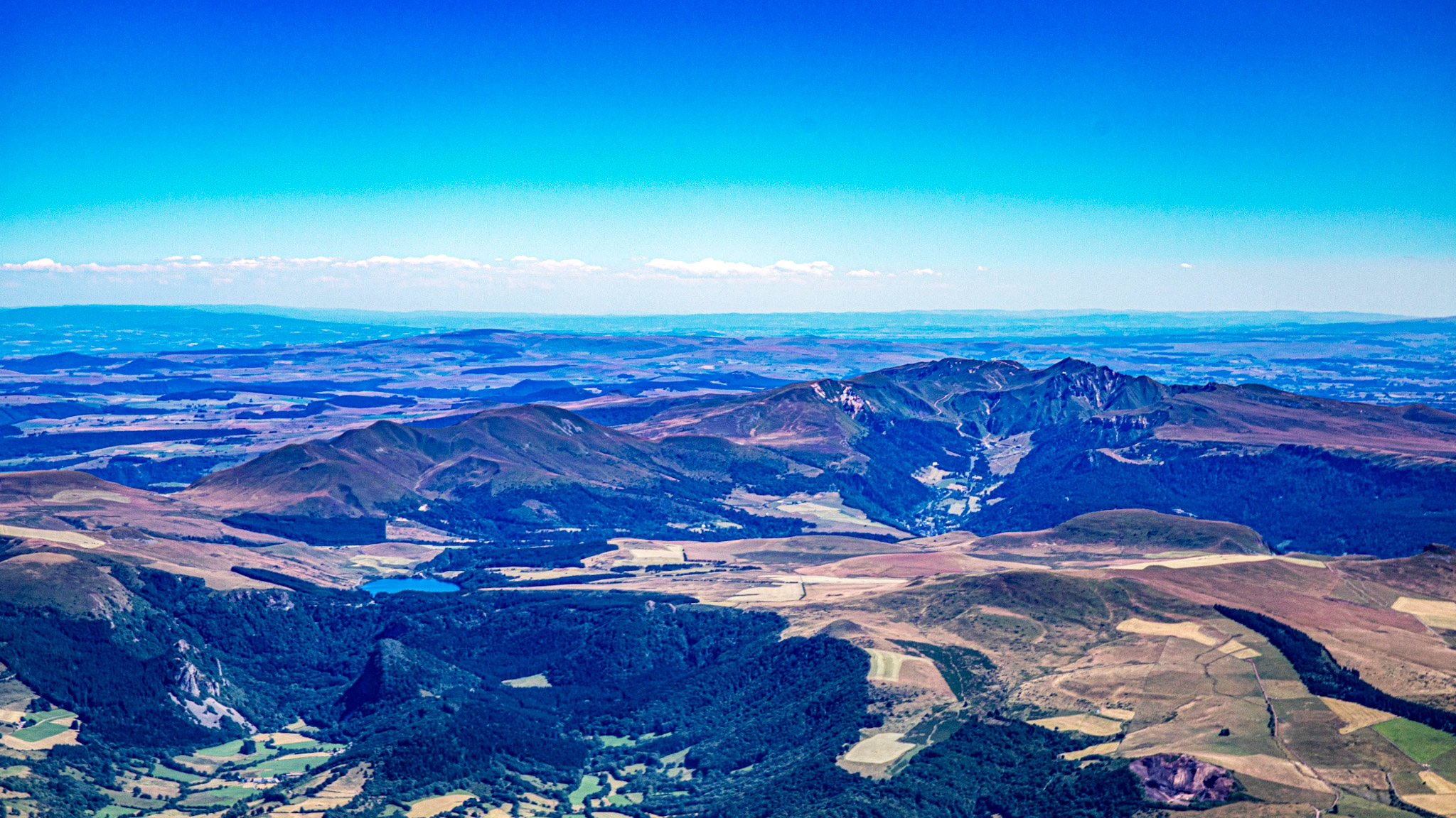Monts Dore, panorama sur les Monts Dore: Massif du Sancy, Massif Adventif, Massif de l'Aiguillier et la Massif de la Banne d'Ordanche