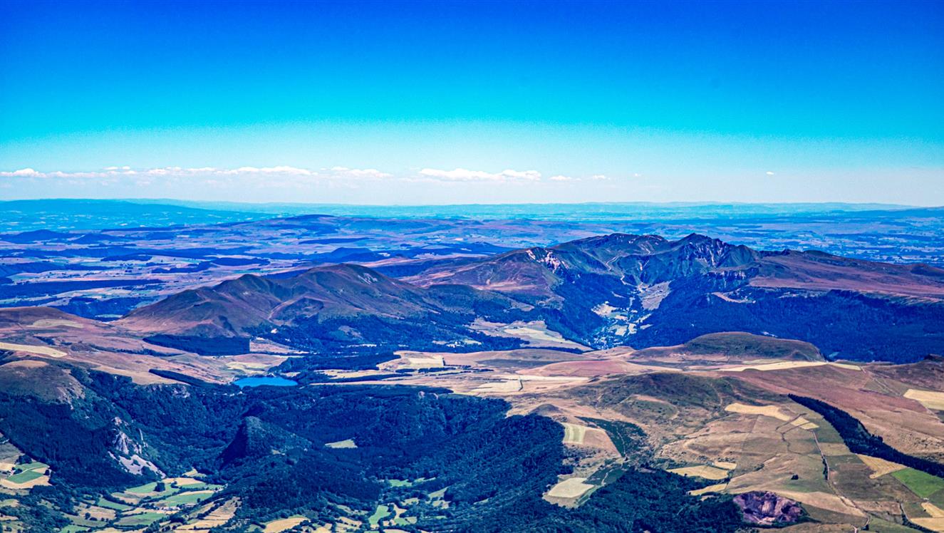Monts Dore, panorama sur les Monts Dore: Massif du Sancy, Massif Adventif, Massif de l'Aiguillier et la Massif de la Banne d'Ordanche