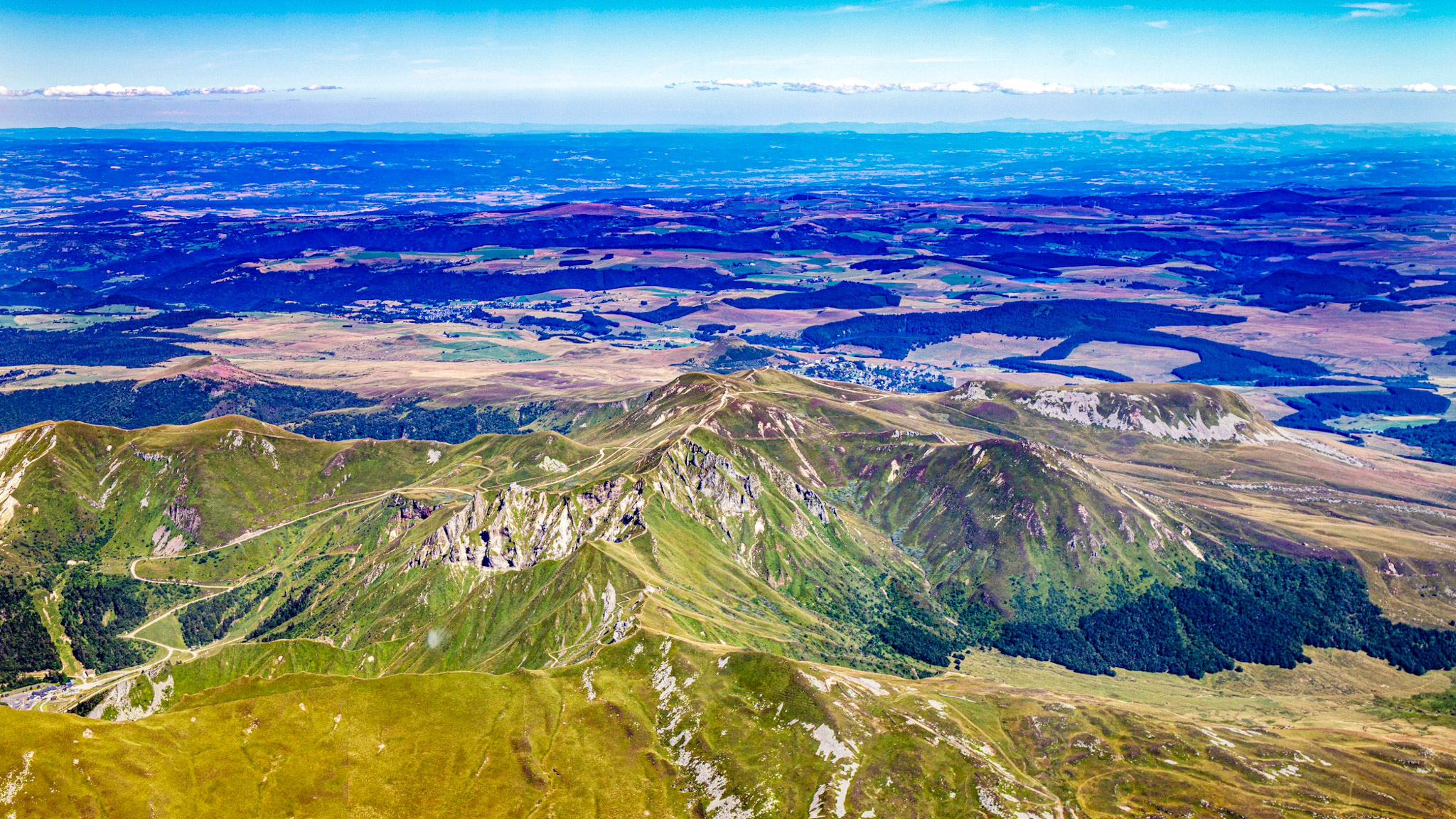 Monts Dore, le Puy de Sancy, le Puy Gros, le Puy Ferrand et la station de Super Besse