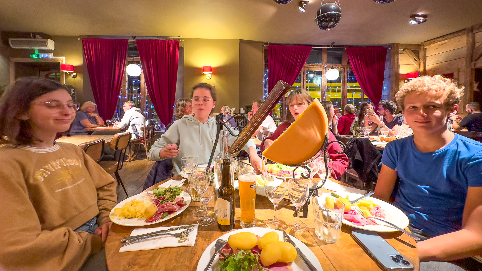 Le Mont Dore, une bonne raclette, restaurant le 1050 au Mont Dore