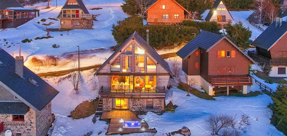 Chalet à Super Besse avec Spa