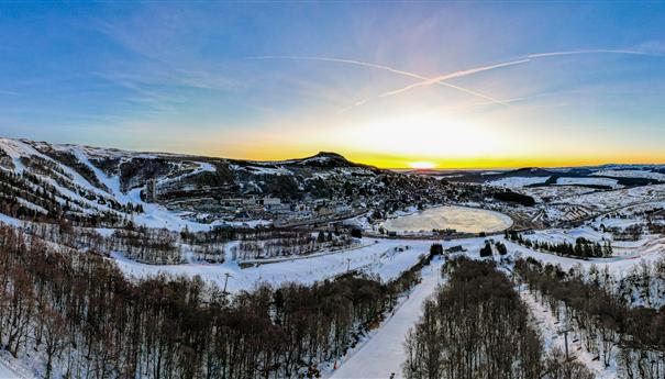 Super Besse, lever de soleil sur la station de Ski de Super Besse