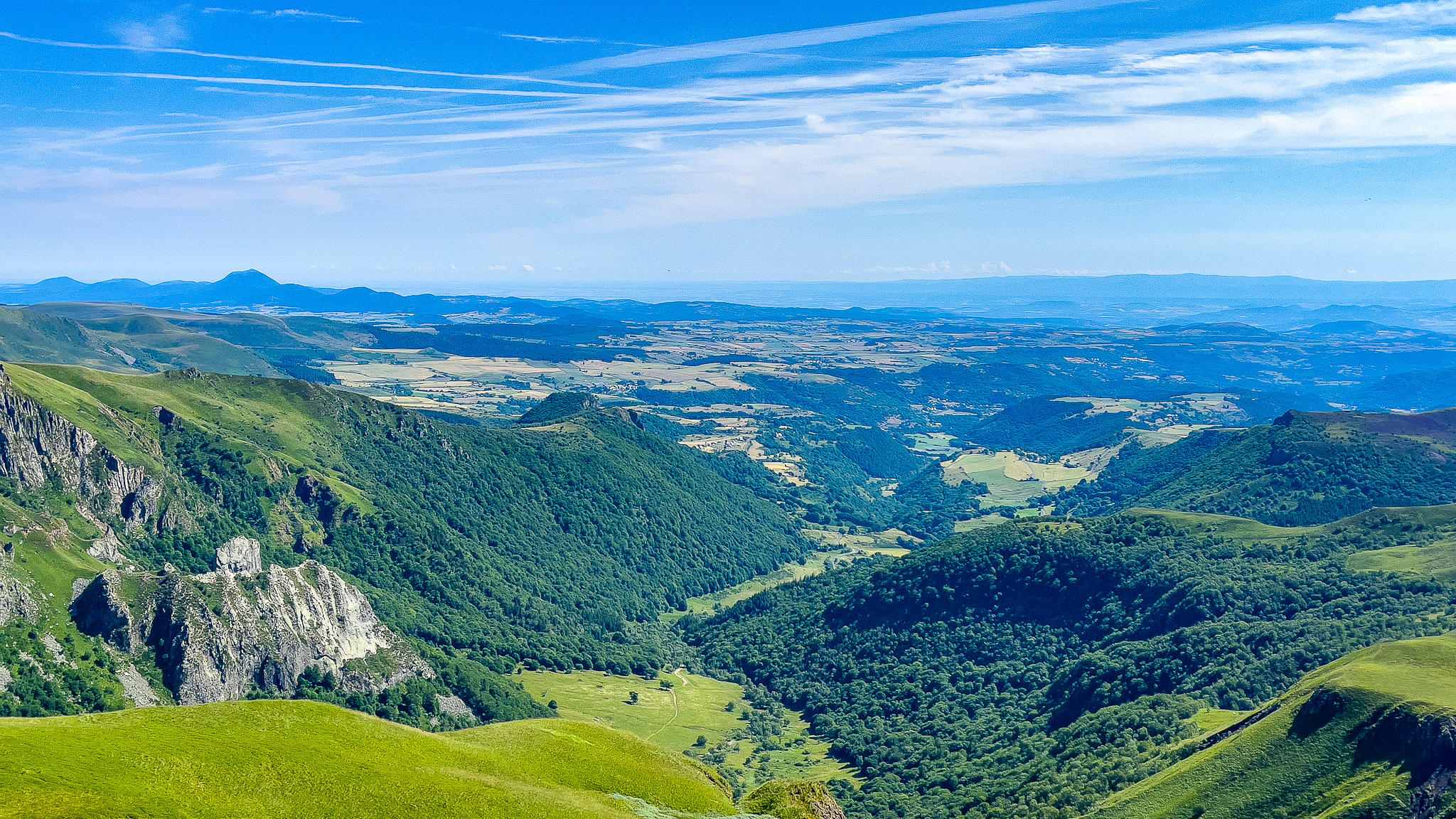 Puy de la Perdrix, belle vue sur la Vallée de Chaudefour
