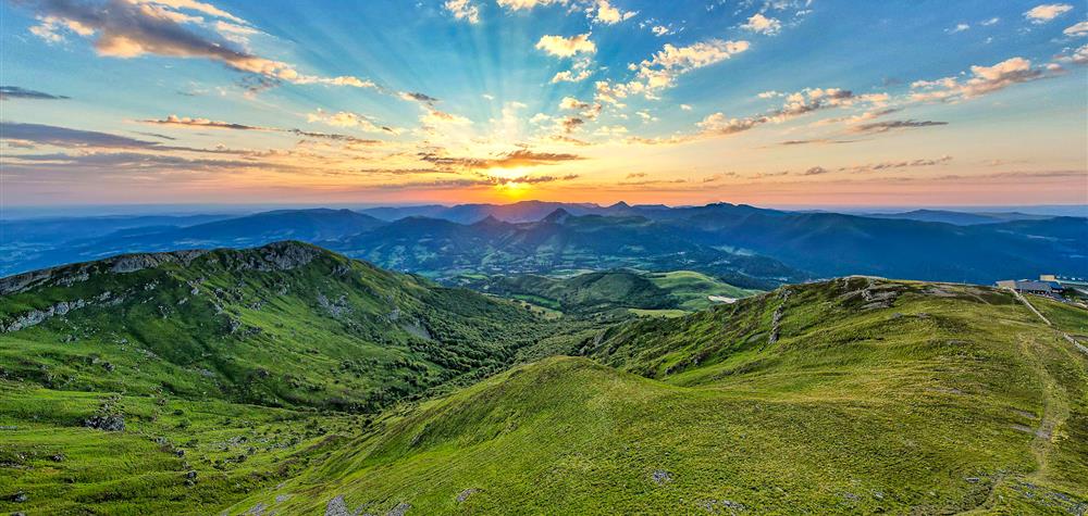 Plomb du Cantal, Les Monts du Cantal, coucher de soleil au sommet du Plomb du Cantal